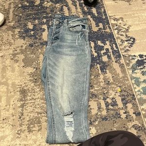 no boundaries ripped jeans